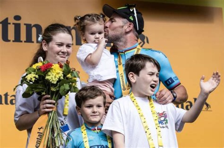 Who are Mark Cavendishs Parents? Mark Cavendish Biography, Parents Name, Nationality and More