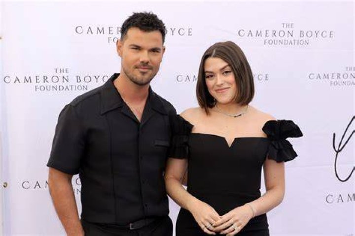 Who Are Taylor Dome Parents? Birthday & Age – Taylor Lautner Partner
