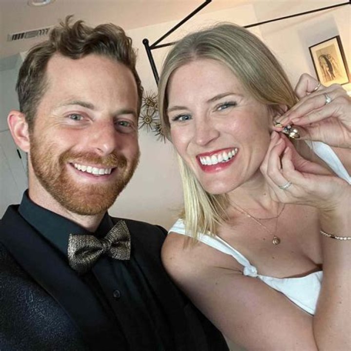 Who Is Andrew Ilnyckyj of Buzzfeed, Is He Married? Wife or Girlfriend, Age, Height