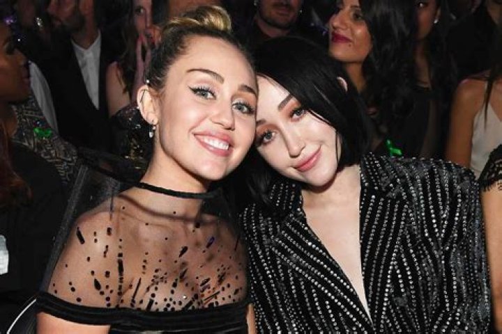 Who Is Avery Cyrus On TikTok? Age & Instagram – Is She Related To Miley Cyrus?