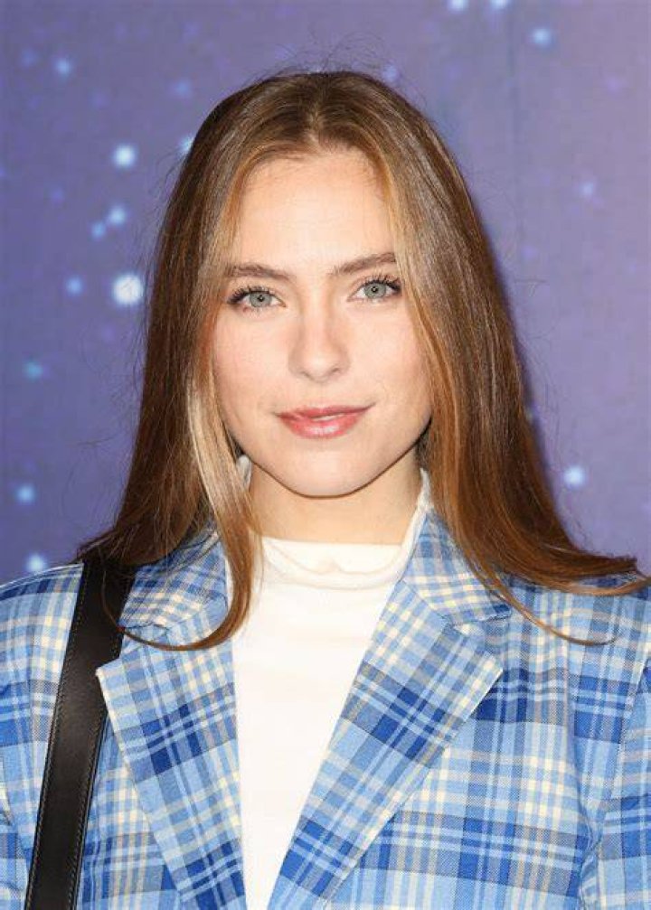 Who Is Jade Pedri? Meet The Cast Of Parallels On Instagram