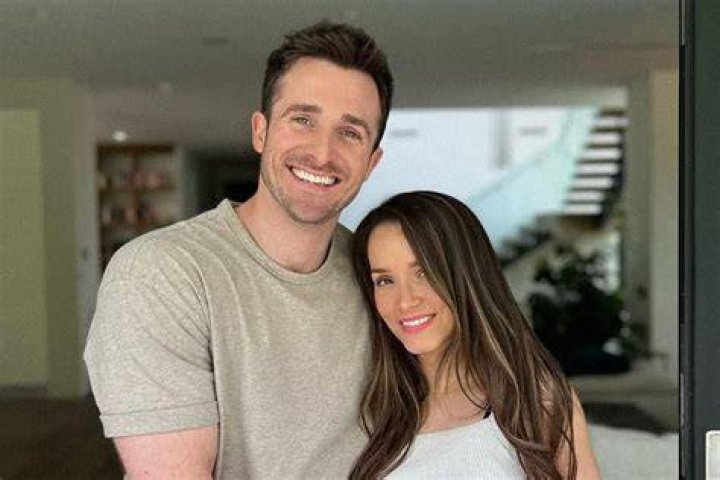 Who Is Matthew Hussey Girlfriend? Is The Youtuber Married?