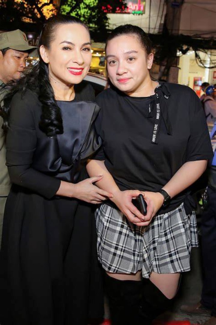 Who Is Phi Nhung Daughter Wendy Pham? Children and Family