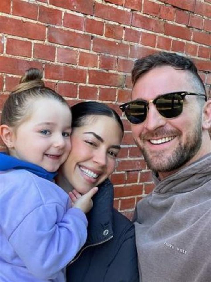 Why Did Kayla Itsines and Tobi Pearce Splits? Divorced And Pregnancy News With Baby Daddy