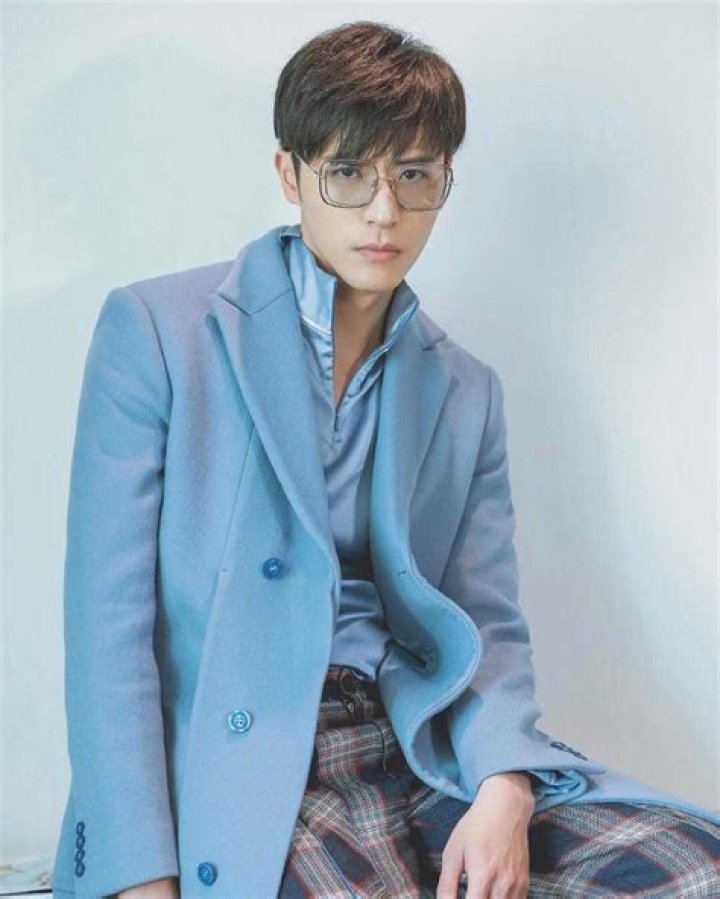 Xu Kaicheng Married, Age Wikipedia, Biography, Height, Girlfriend, Instagram, Bio