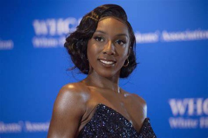 Ziwe Fumudoh (Comedian) Wiki, Bio, Age, Height, Weight, Affair, Net Worth, Dating, Husband, Facts